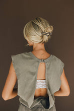 Load image into Gallery viewer, Infinity Loop Alligator Claw Hair Clip