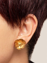 Load image into Gallery viewer, Metallic Floral Drop Earrings