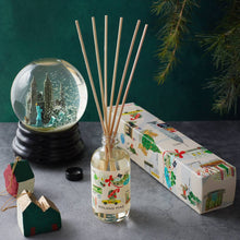 Load image into Gallery viewer, Holiday in New York Roland Pine Reed Diffuser