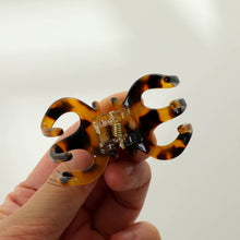 Load image into Gallery viewer, Mini Classic Octopus Claw Clip