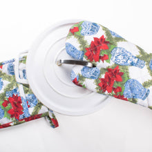 Load image into Gallery viewer, Poinsettias Oven Mitt Set
