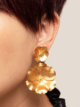 Load image into Gallery viewer, Metallic Floral Drop Earrings