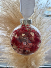Load image into Gallery viewer, Dried Flower Christmas Ornament