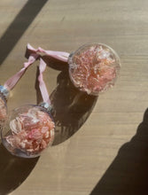 Load image into Gallery viewer, Dried Flower Christmas Ornament