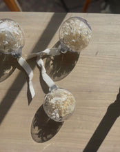 Load image into Gallery viewer, Dried Flower Christmas Ornament