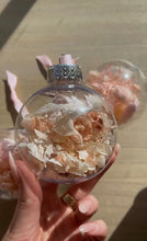 Load image into Gallery viewer, Dried Flower Christmas Ornament
