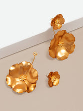 Load image into Gallery viewer, Metallic Floral Drop Earrings