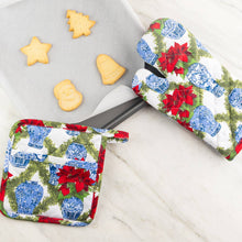 Load image into Gallery viewer, Poinsettias Oven Mitt Set