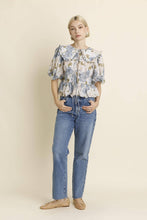 Load image into Gallery viewer, Blue Peony Floral Collar Blouse