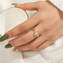 Load image into Gallery viewer, Four Leaf Clover Chain Link Ring
