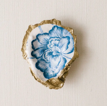 Load image into Gallery viewer, Peony Bloom Oyster Jewelry Dish

