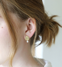 Load image into Gallery viewer, Mismatched Brushed Gold Pearl Stud Earrings