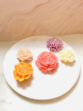 Load image into Gallery viewer, Flower Beeswax Candles 5 Pack