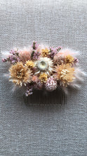 Load image into Gallery viewer, Dried Floral Hair Comb