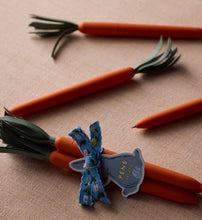 Load image into Gallery viewer, Bunch of Carrot Pens
