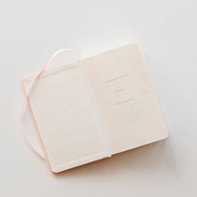 Load image into Gallery viewer, Mom&#39;s One Line A Day Leather Journal
