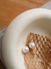 Load image into Gallery viewer, Amrae Classic Pearl Stud Earrings
