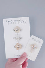Load image into Gallery viewer, Floral Cross Resin Hair Clip
