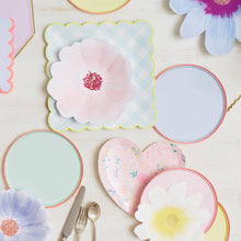 Load image into Gallery viewer, Flower Garden Cocktail Napkins
