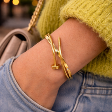 Load image into Gallery viewer, Kelsie Nail Bracelet
