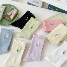 Load image into Gallery viewer, Spring Flower Cotton Crew Socks
