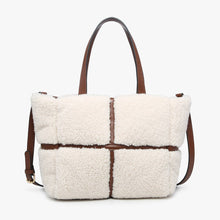 Load image into Gallery viewer, Après Ski Sherpa Contrast Tote
