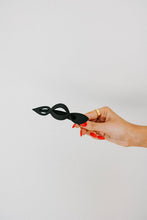 Load image into Gallery viewer, Infinity Loop Alligator Claw Hair Clip
