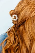 Load image into Gallery viewer, Pearl Meg Claw Hair Clip
