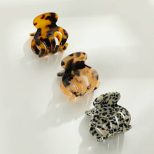 Load image into Gallery viewer, Mini Classic Octopus Claw Clip
