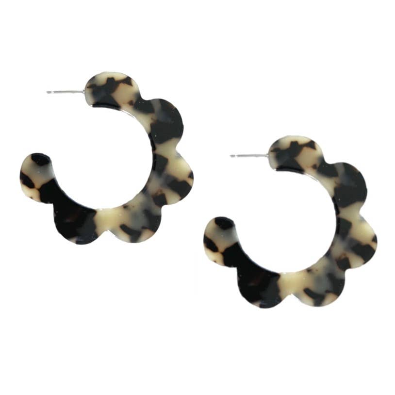 Blonde Tortoise Scalloped Statement Hoop Earrings