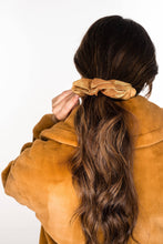 Load image into Gallery viewer, Everyday Essentials Hair Accessory Gift Box Set
