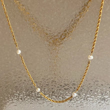Load image into Gallery viewer, Pretty Little Pearl Rope Chain Necklace
