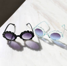 Load image into Gallery viewer, Mermaid Scallop Sunglasses
