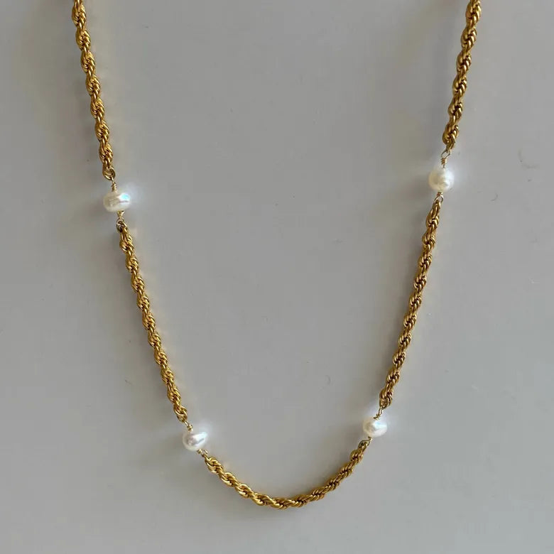 Pretty Little Pearl Rope Chain Necklace