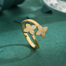 Load image into Gallery viewer, Elegant Flower Beaded Gold Ring
