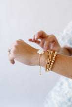 Load image into Gallery viewer, Mother of Pearl Flower Adjustable Bracelet
