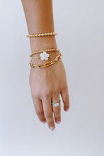 Load image into Gallery viewer, Mother of Pearl Flower Adjustable Bracelet
