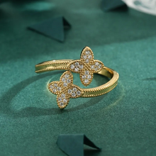 Load image into Gallery viewer, Elegant Flower Beaded Gold Ring
