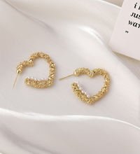 Load image into Gallery viewer, Heart-Shaped Pearl Hoop Earrings

