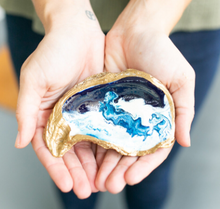 Load image into Gallery viewer, Ocean Gilded Oyster Jewelry Dish

