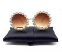 Load image into Gallery viewer, Pearl Round Sunglasses
