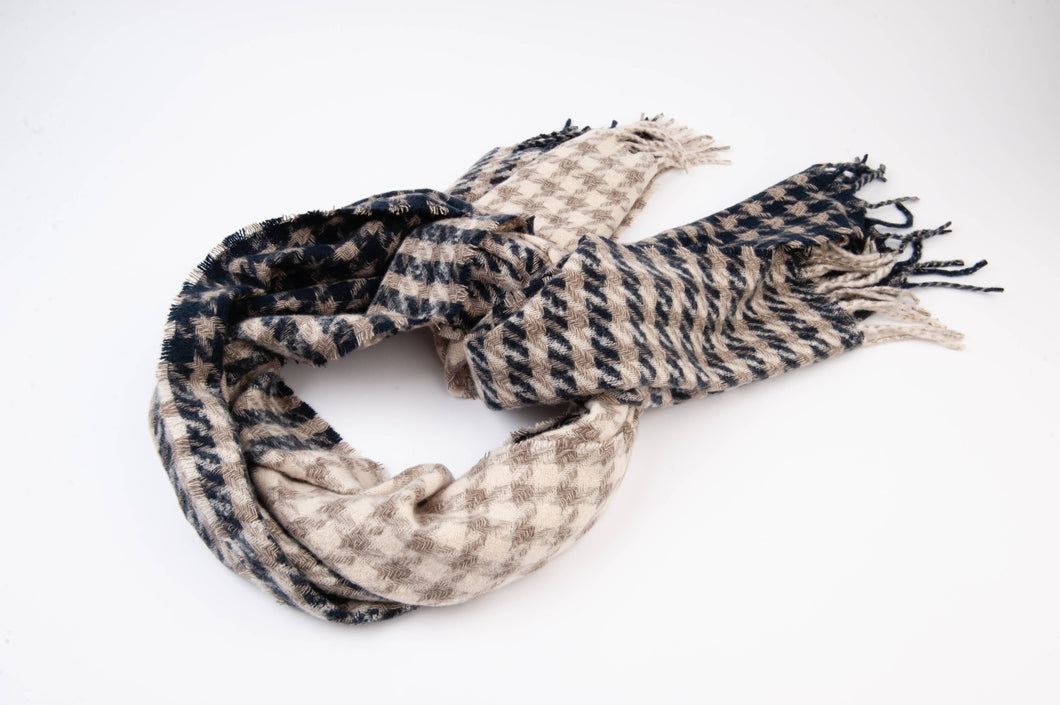 Hidden Valley Two-Tone Houndstooth Scarf