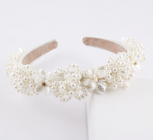 Load image into Gallery viewer, Floral Pearl Headband
