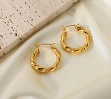 Load image into Gallery viewer, Twist Wreath Gold Hoop Earrings

