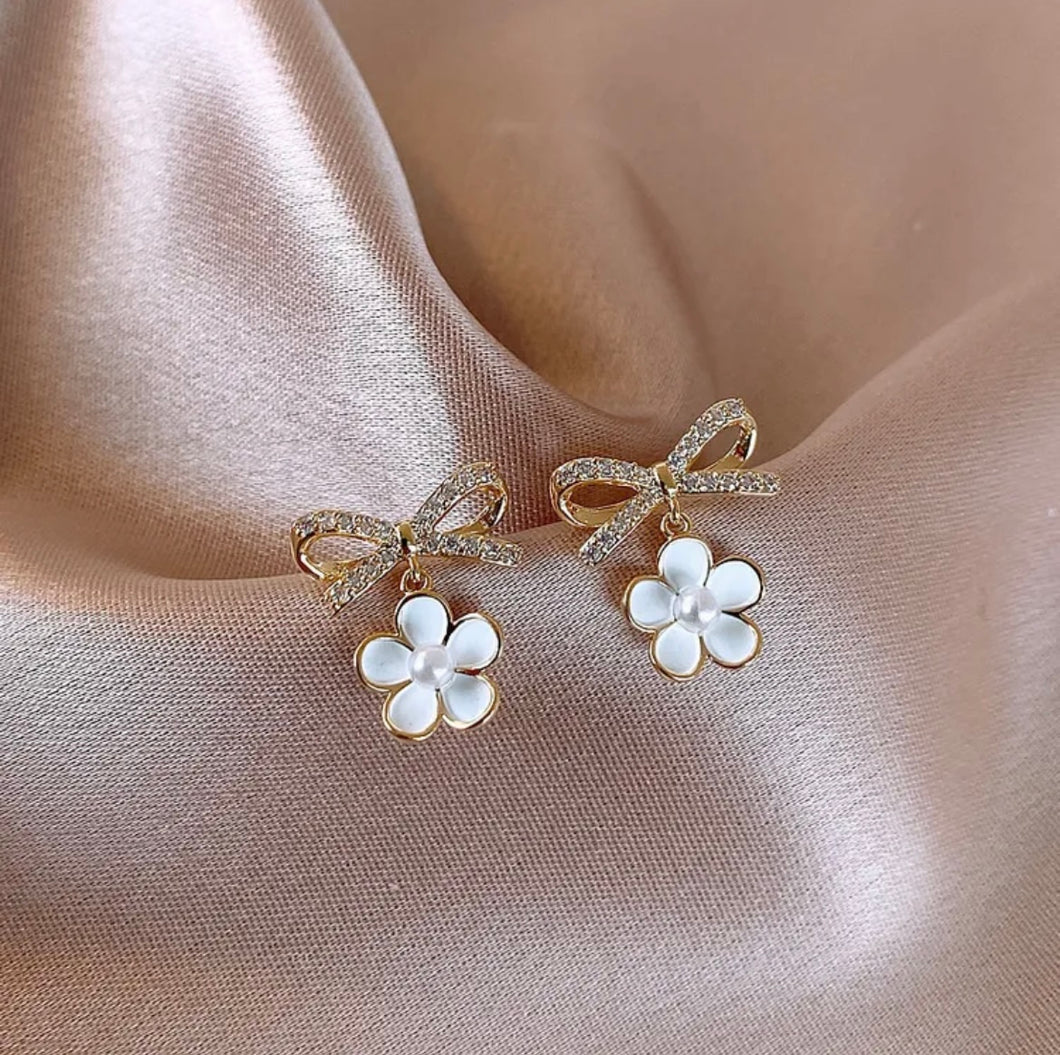 Sweet Bow Pearl Flower Dangle Earrings