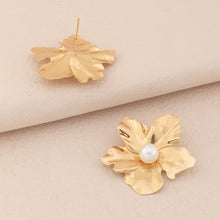 Load image into Gallery viewer, Mademoiselle Flower Pearl Statement Earrings
