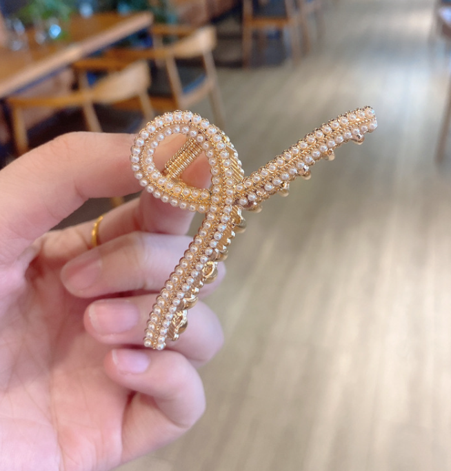 Pretty Pearl Hair Clip