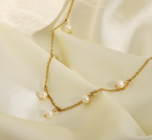 Load image into Gallery viewer, Pearl Shaker Gold Necklace
