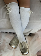Load image into Gallery viewer, Perla Shimmer High Socks
