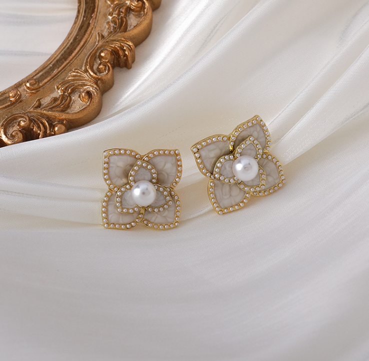 Retro Pearl Camellia Stud Earrings